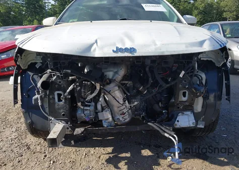 2019 Jeep Compass Latitude 4X4 from USA, damaged, VIN 3C4NJDBB8KT594156